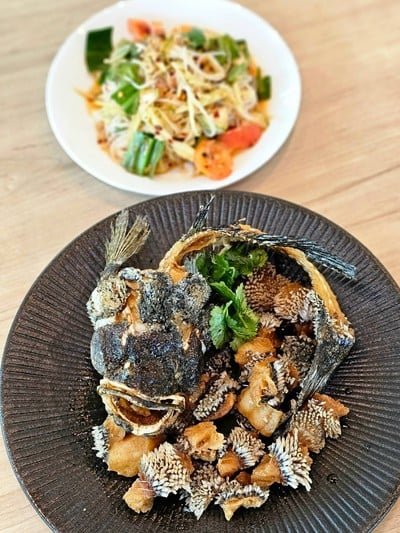 ปลาบู่เกล็ดฟู + ตำซั่วปลาร้า