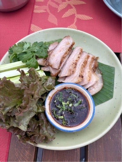 คอหมูย่าง