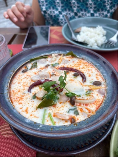 ต้มข่าไก่