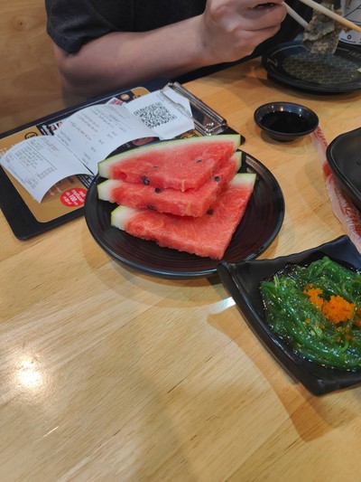 อาหาร หรือ เครื่องดื่ม