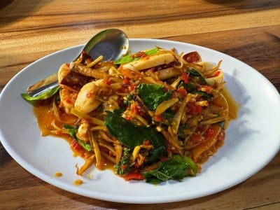 ผัดฉ่าทะเล