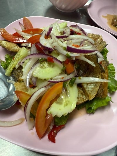 ยำปลาสลิด