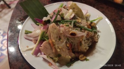 ยำวุ้นเส้นโบราณ.
