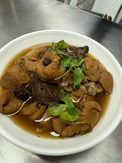 ต้มไส้หมูพะโล้