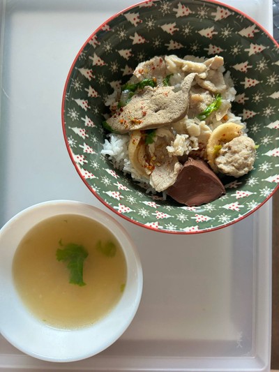 ต้มเลือดหมู ธรรมดา ทุกอย่าง