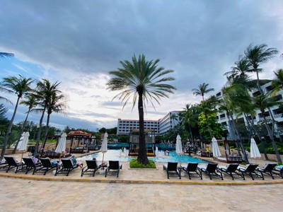 สระว่ายน้ำ/ชายหาด