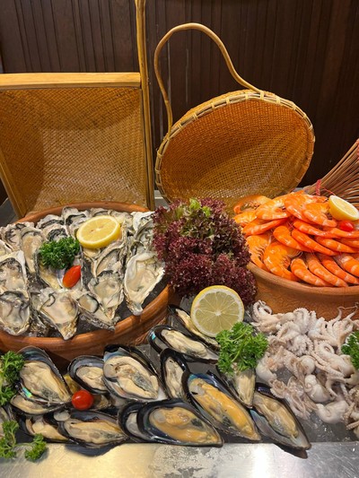 seafood on ice