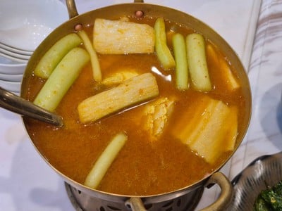 แกงส้มปลากะพงหม้อไฟโชน