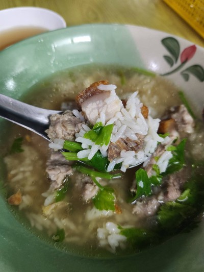 อาหาร หรือ เครื่องดื่ม