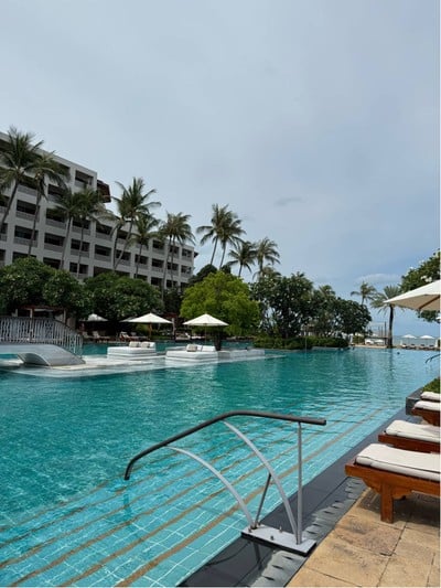 สระว่ายน้ำ/ชายหาด