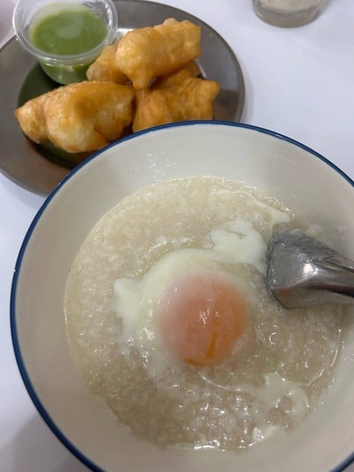 โจ๊กหมูใส่ไข่