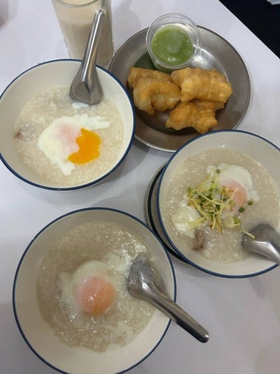 โจ๊กหมูใส่ไข่