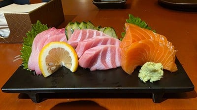 Edamame Shio
+ Chutoro Sashimi+Salmon Sashimi+Hamachi Sashimi