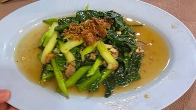 ผัดคะน้าปลาเค็ม