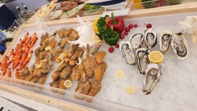 อาหาร หรือ เครื่องดื่ม