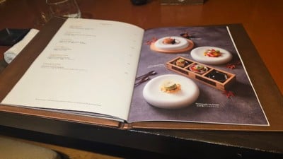 ป้ายราคาหรือสมุดเมนู