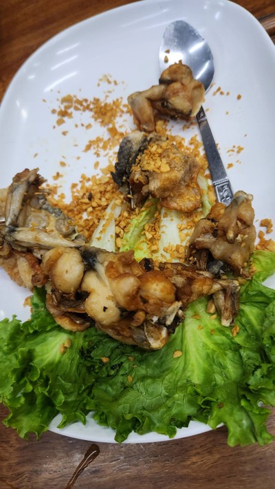 กบทอดกระเทียม