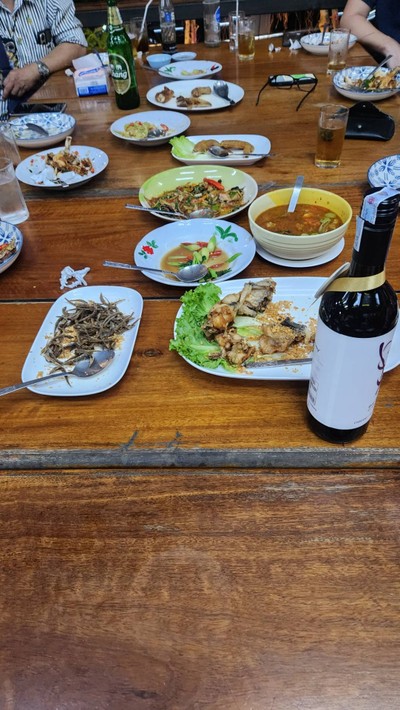 อาหาร หรือ เครื่องดื่ม