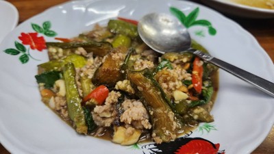 มะเขือยาวผัด
