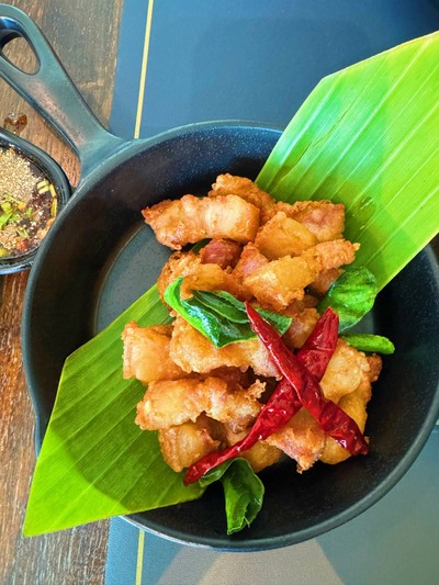 หมูสามชั้นทอดน้ำปลา