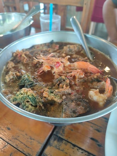 แกงส้มชะอมไข่