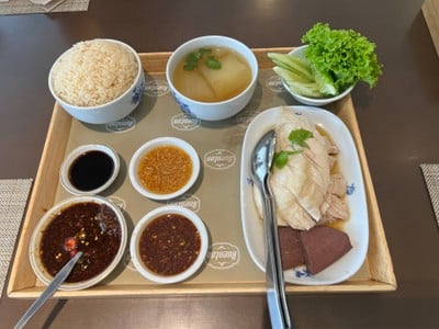 ข้าวมันไก่มณเฑียร