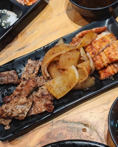 อาหาร หรือ เครื่องดื่ม