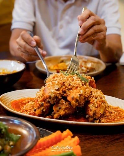 เมนูของร้าน ปูนแดงแกงร้อน Thai Cuisine สาทร