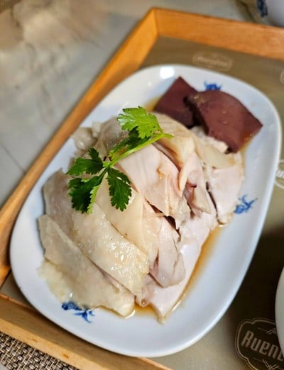 ข้าวมันไก่มณเฑียร