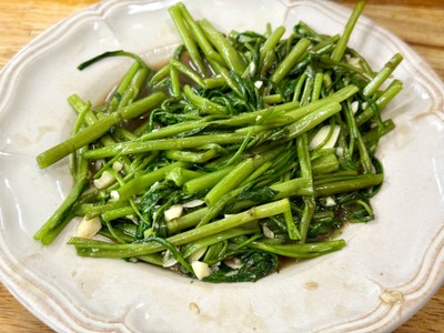 ผักบุ้งจีนผัดไฟแดง