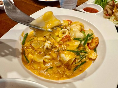 หมึกผัดไข่เค็ม