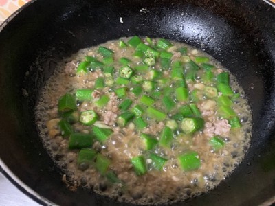 วิธีทำ กระเจี้ยบผัดหมูสับ วิธีทำ กระเจี้ยบผัดหมูสับ