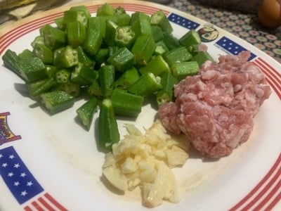 วิธีทำ กระเจี้ยบผัดหมูสับ วิธีทำ กระเจี้ยบผัดหมูสับ