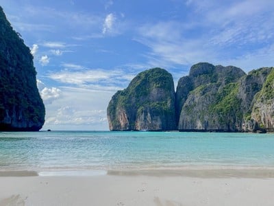เที่ยวเกาะพีพี ชมพระอาทิตย์ตก กับเรือฉลามวาฬ