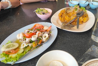 อาหาร หรือ เครื่องดื่ม