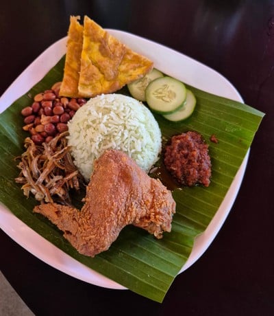 Nasi Lemek (นาซิ เลอมัก)