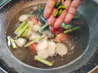 วิธีทำ ต้มยำน้ำใสปลาซาบะ