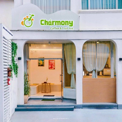 ร้าน “Charmony Fruit Tea & Cafe” คาเฟ่มู้ดดีย่านรัชดา