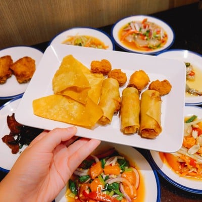 Moo Hub บุฟเฟ่ต์หมูกระทะพรีเมียม กุ้งแม่น้ำเติมได้ไม่อั้น