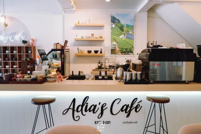 Adia's Cafe, Matcha & Brew คาเฟ่มินินอลน่ารักเอาใจสายมัทฉะ