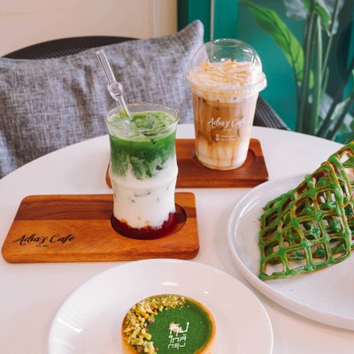 Adia's Cafe, Matcha & Brew คาเฟ่มินินอลน่ารักเอาใจสายมัทฉะ