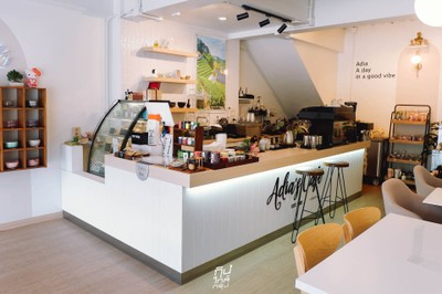Adia's Cafe, Matcha & Brew คาเฟ่มินินอลน่ารักเอาใจสายมัทฉะ