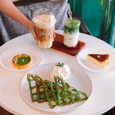 Adia's Cafe, Matcha & Brew คาเฟ่มินินอลน่ารักเอาใจสายมัทฉะ