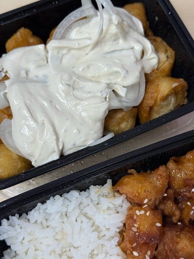 ไก่กรอบซอสหัวหอม