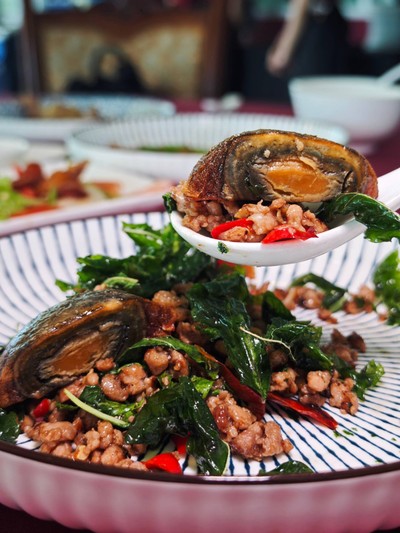 อาหาร หรือ เครื่องดื่ม