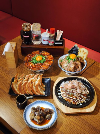 อาหาร หรือ เครื่องดื่ม