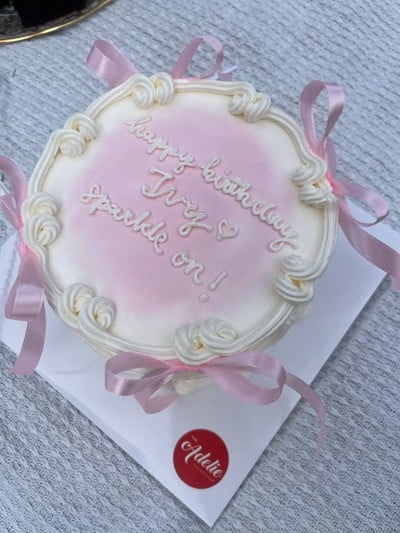 ribbons cake - vanilla flavor (0.5p)