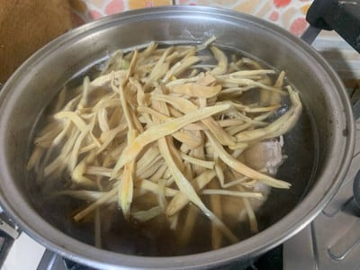 วิธีทำ ต้มดอกไม้จีนกระดูกเล้ง วิธีทำ ต้มดอกไม้จีนกระดูกเล้ง