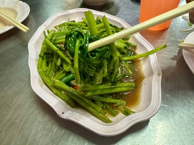ผัดผักบุ้งไฟแดง
