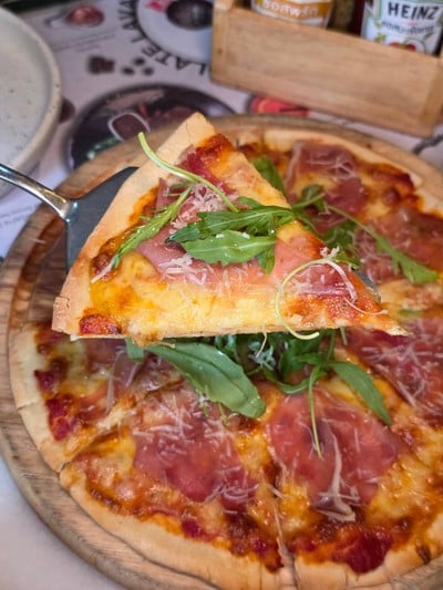 พิซซ่าพาร์มาแฮม